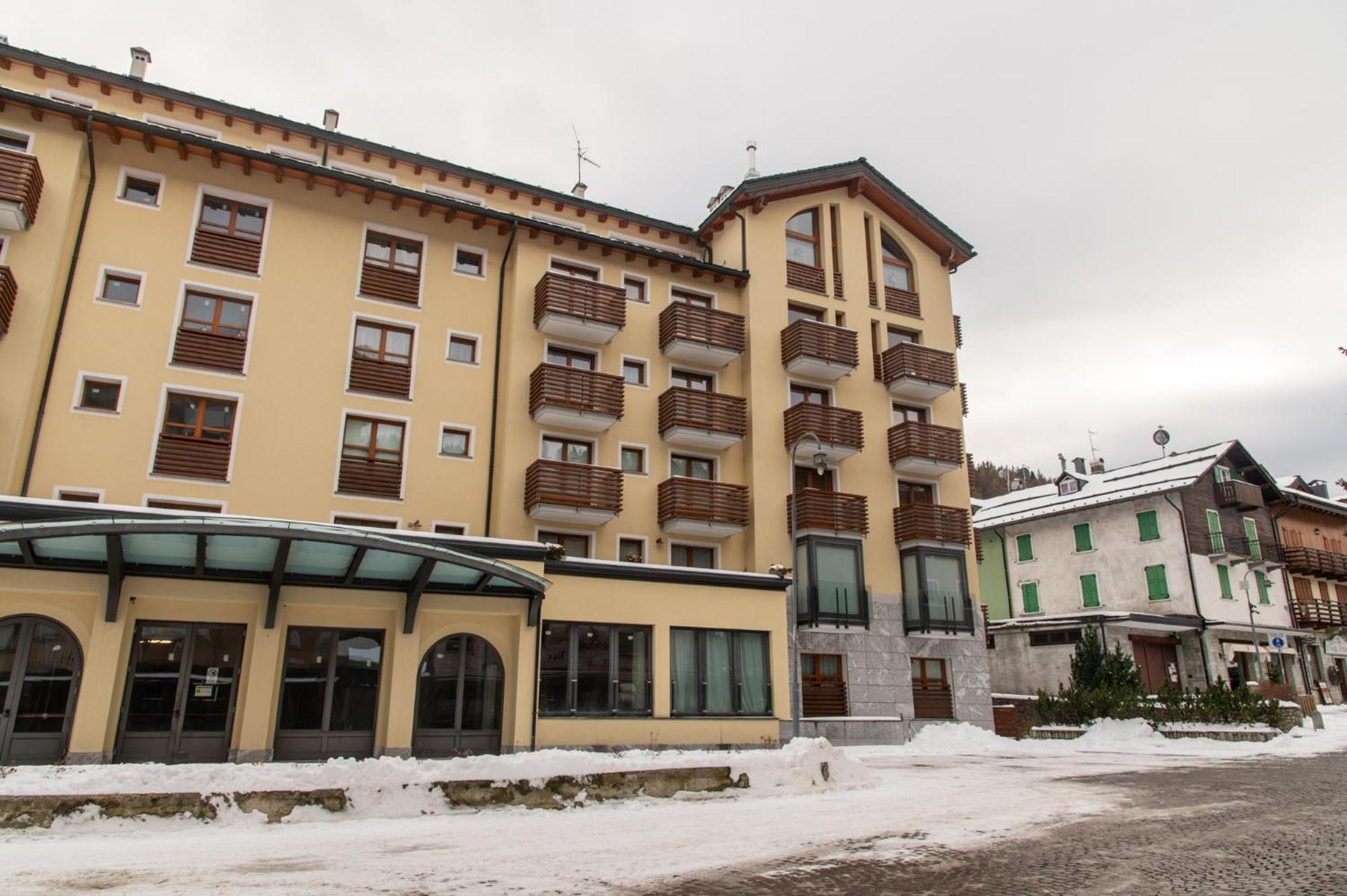 Monolocale In Centro A Madesimo Apartment Exterior photo